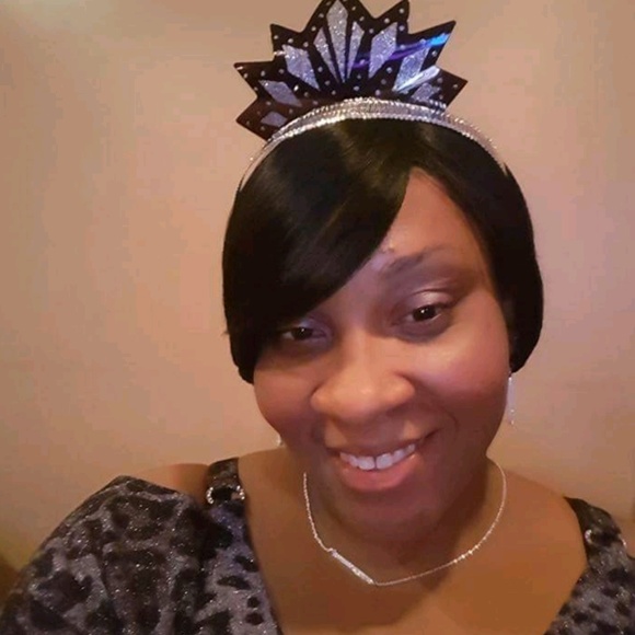 Meet your Posher, Mia - Picture 1 of 1